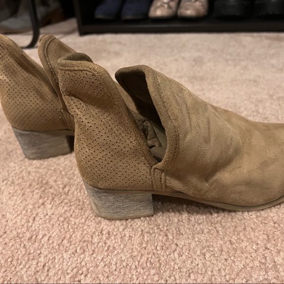 Boots For Fall & Winter - Picture 2 of 2